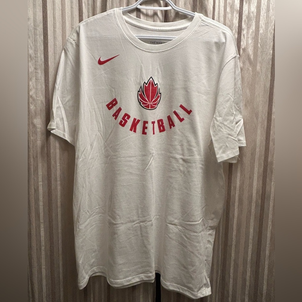 Nike Men’s White Canada Basketball T-Shirt, Size XL